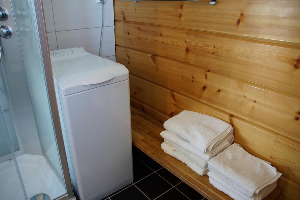Aaroybukt Guesthouse Aroybukta Exteriör bild