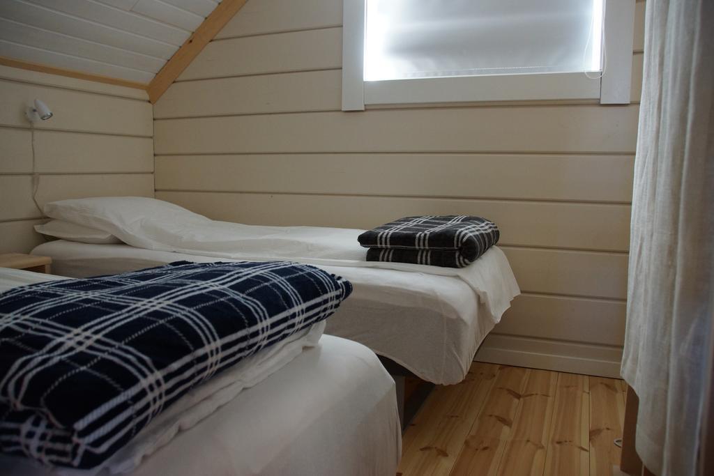 Aaroybukt Guesthouse Aroybukta Exteriör bild
