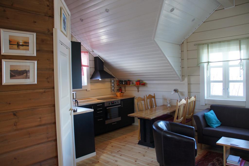Aaroybukt Guesthouse Aroybukta Exteriör bild